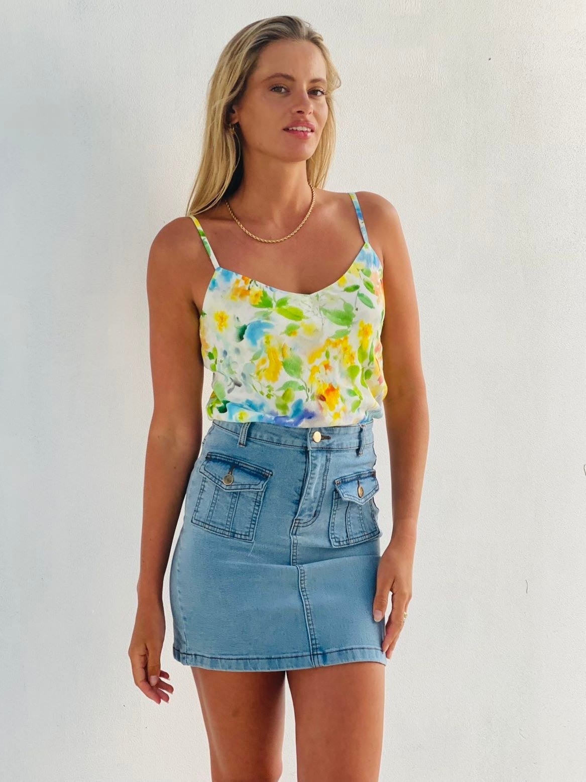 LA1369-1SS Floral V-Neck Cami Top