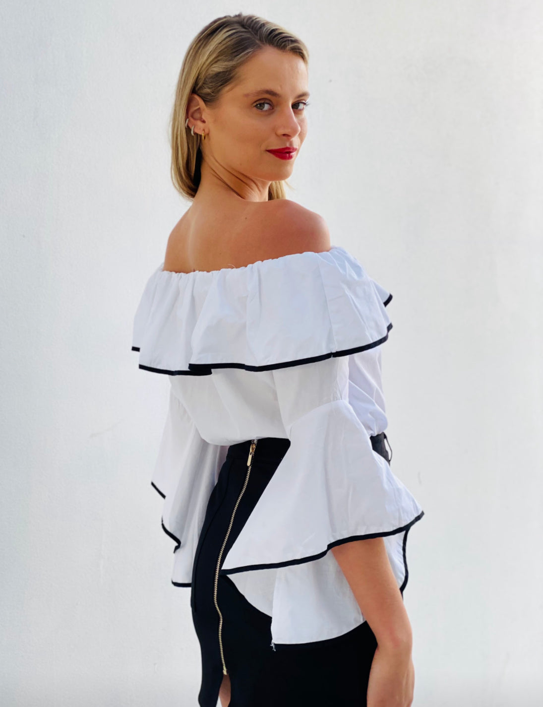 RV0826SS Embroidered cotton blouse