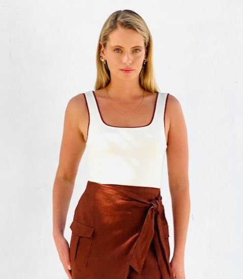 LA0544-1SS Square Neck Cami Top