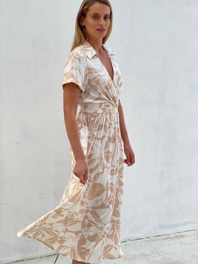 LA1487-1SS Front Twist Leaf Print Dress