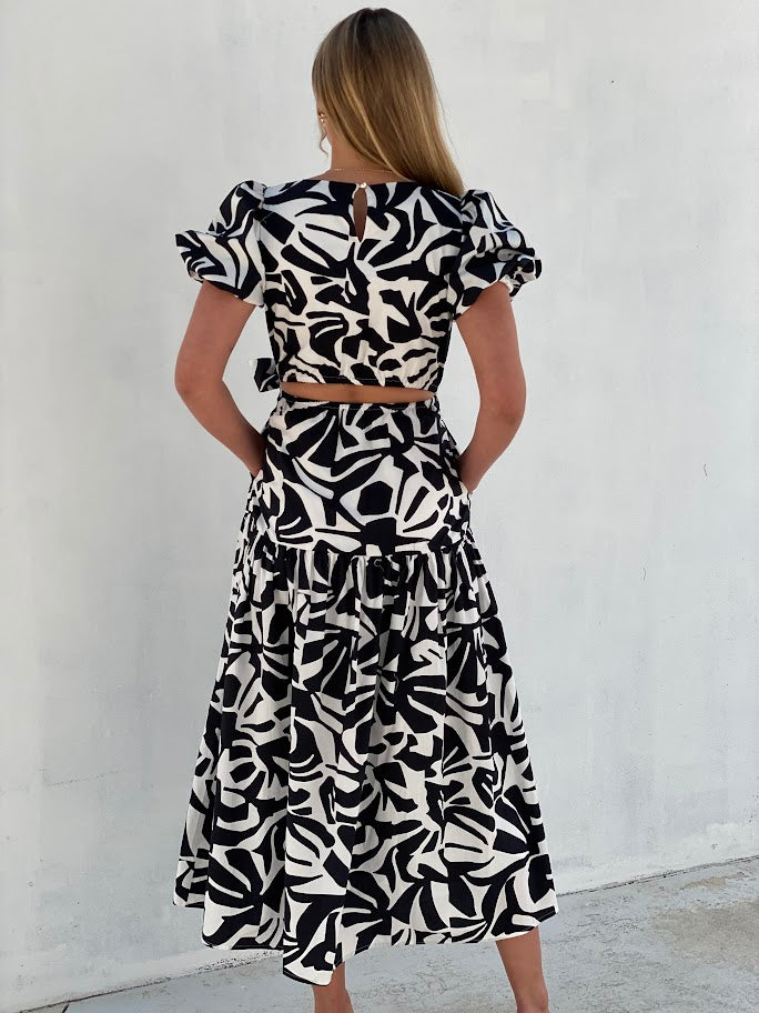 XW20773SS Open Back Bubble Sleeve Dress - More Colours Available