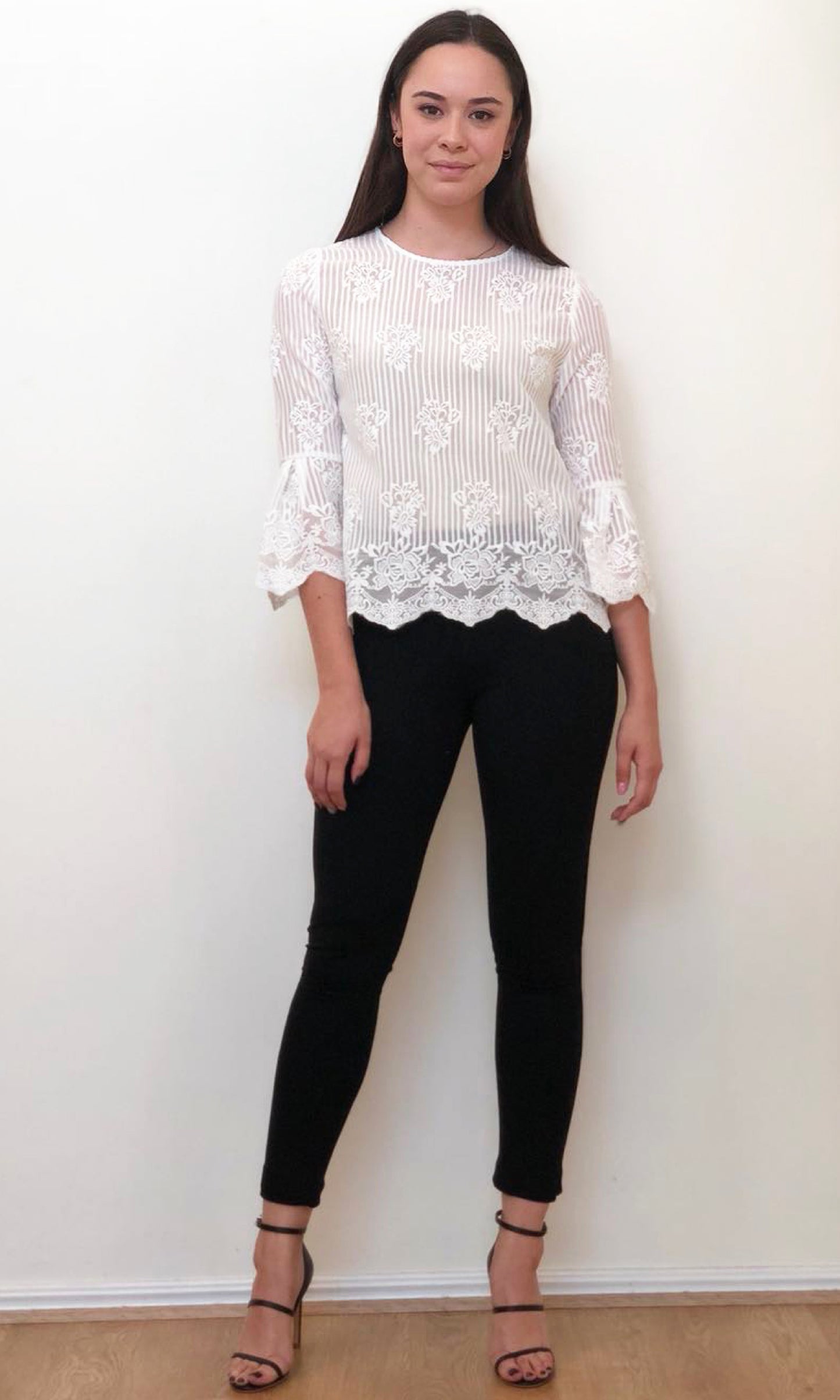 RC0763-1TE Bell Sleeve Scallop Top (Pack)