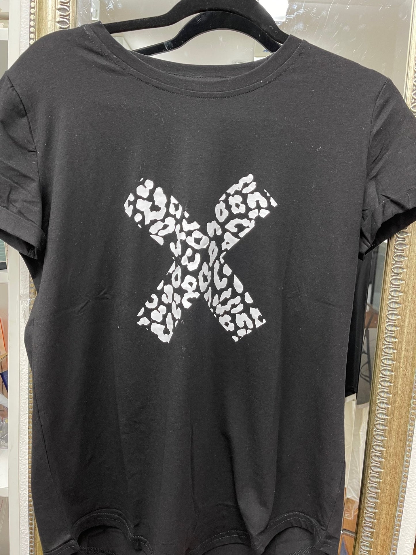 LA0480-41SS Leopard Cross Tee New Arrival