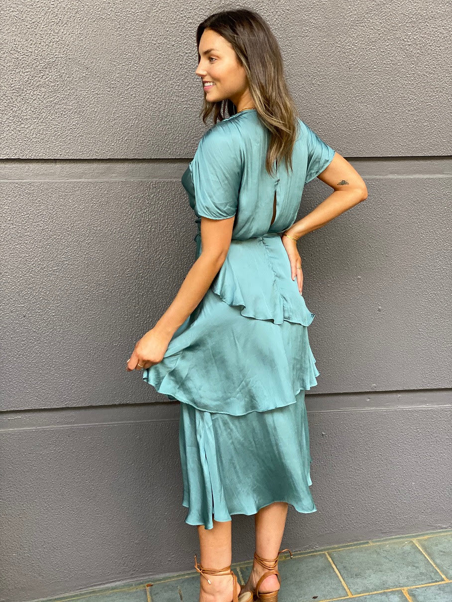 LA0726-1TB Layered Satin Dress (Pack)