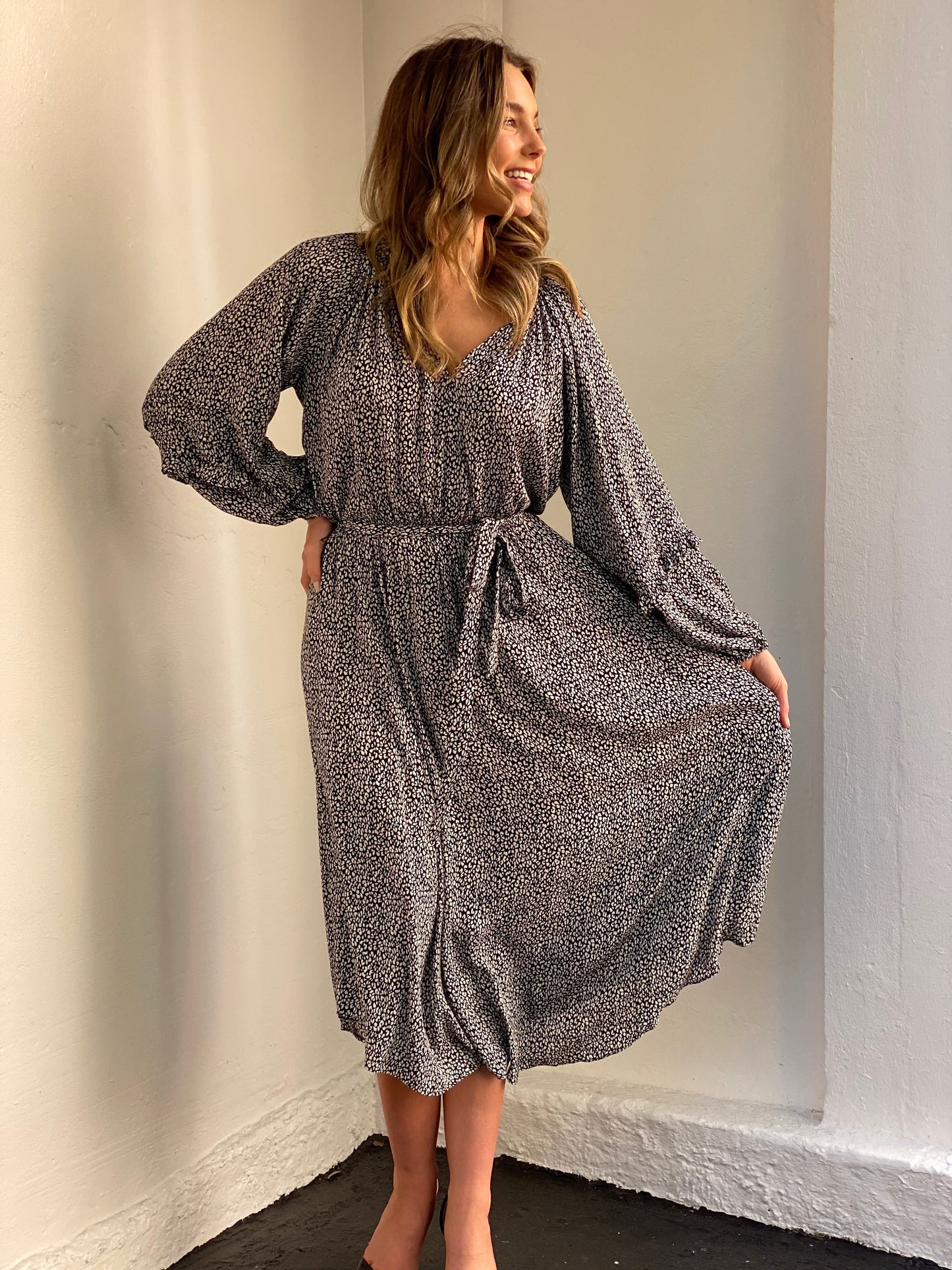 LA0977SS Belted Dress with long sleeve (Pack)