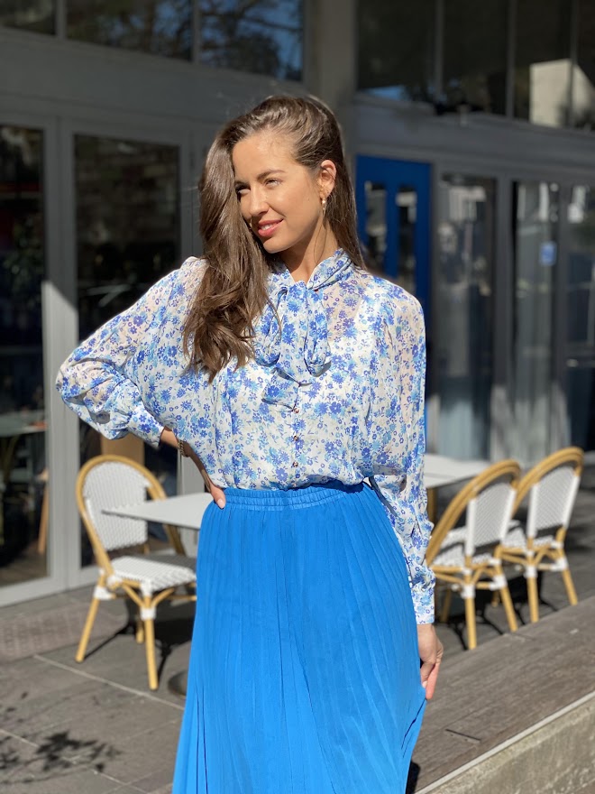 LA1190SS Floral Print Neck Tie Blouse