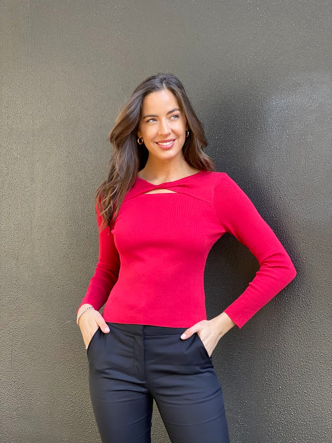 LA0914-2SS Twisted Keyhole Knit Top