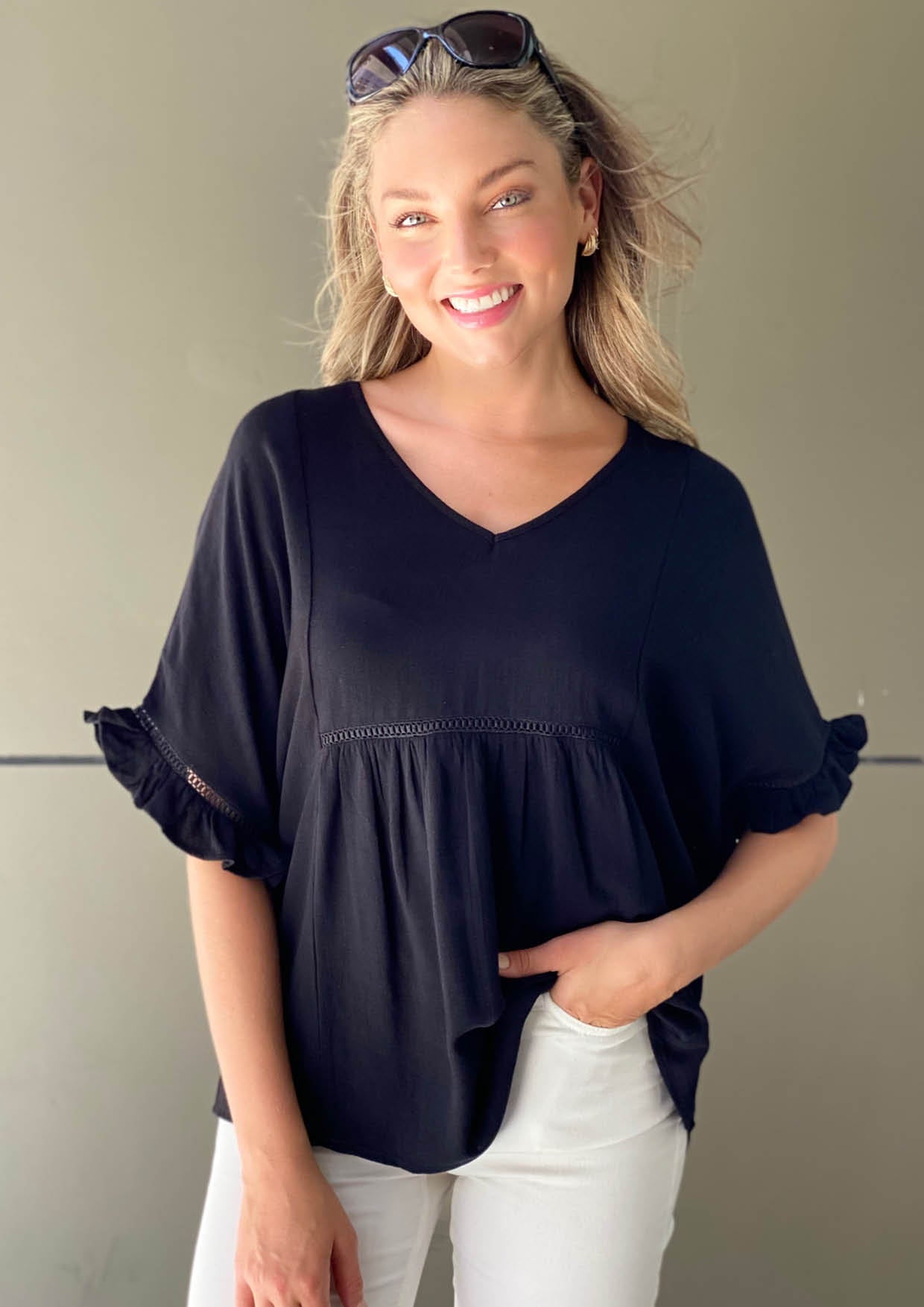 LA0506-2TB V-neck Ruffle Sleeve Blouse (Pack) New Arrival