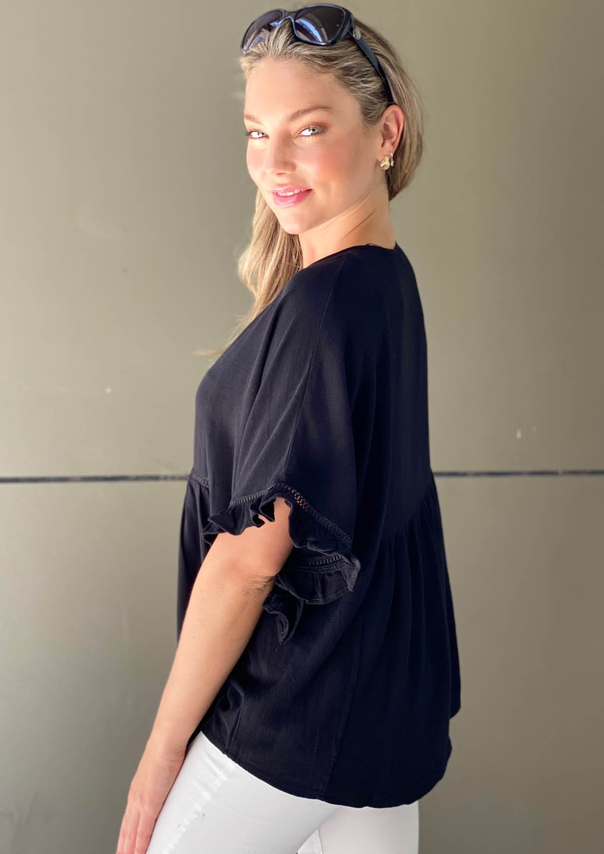 LA0506-2TB V-neck Ruffle Sleeve Blouse (Pack) New Arrival