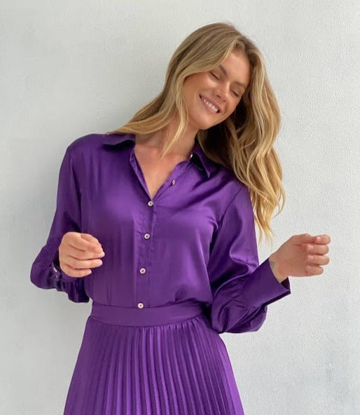 LA1133-32SS Satin Button Up Top