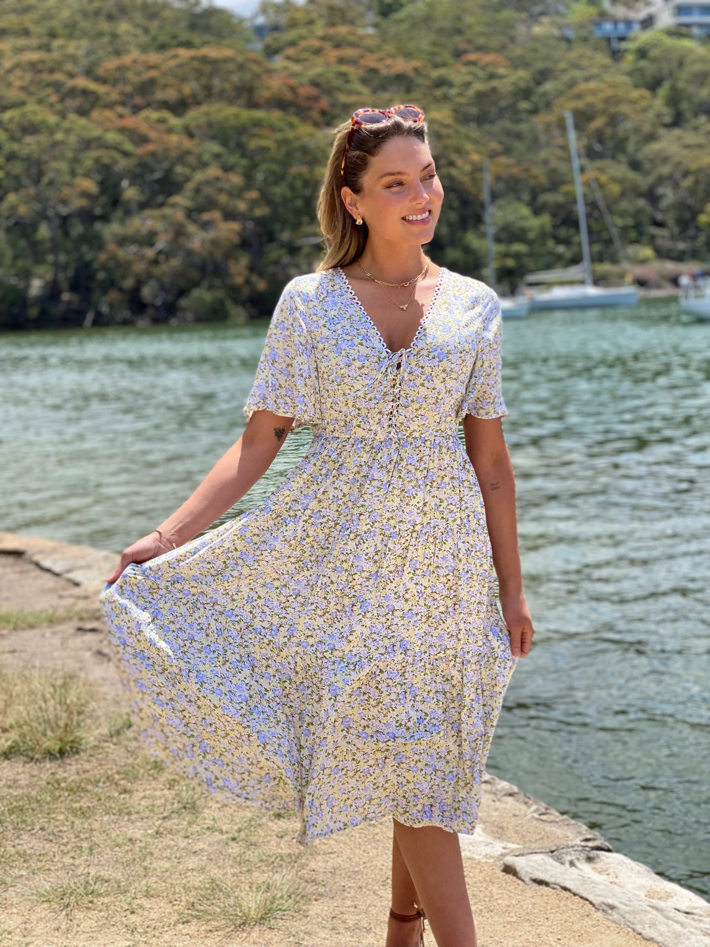 XW20454SS Floral Print Front Lace Detail Dress (Pack) New Arrival