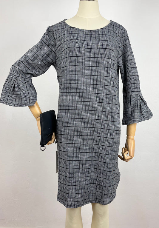 YW2037-1TB Long Sleeve KNIT Dress (Pack)on sale$10