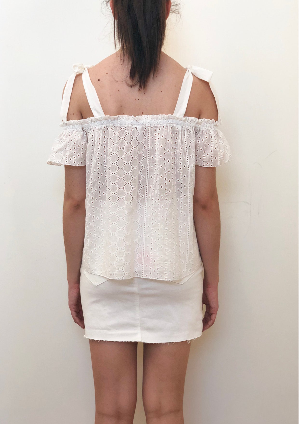 ZW16525SS Shoulder Tie Eyelet Lace Top (Pack)